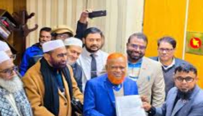 শহীদ পরিবারের সদস্যদের নিয়ে মনোনয়ন ফরম জমা দিলেন- নূরুল ইসলাম বুলবুল