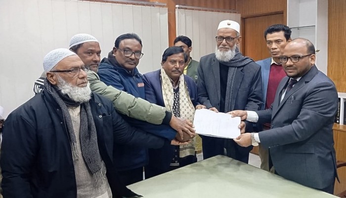 ঠাকুরগাঁও-৩ আসনে ত্রয়োদশ জাতীয় সংসদ নির্বাচনে  মনোনয়ন দাখিল করেছেন ১০ জন