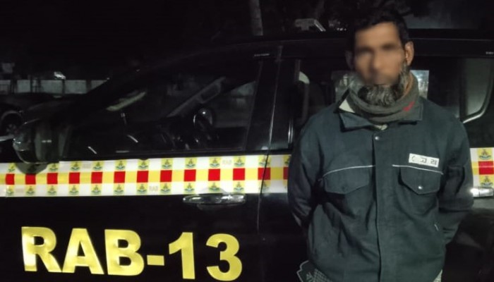 র‍্যাবের অভিযানে রংপুরের বদরগঞ্জে ভাঙ্গারি ব্যবসায়ী হত্যা মামলার পলাতক আসামি গ্রেফতার