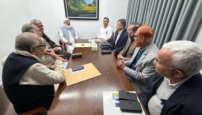 বিএনপির ভারপ্রাপ্ত চেয়ারম্যান জনাব তারেক রহমান ও তাঁর শোক-সন্তপ্ত পরিবারবর্গকে সমবেদনা জানাতে গুলশান কার্যালয়ে আমীরে জামায়াত