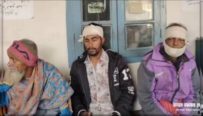 কেন্দুয়ায় সরকারি রাস্তা নিয়ে বিরোধে ফের রক্তক্ষয়ী সংঘর্ষ, আহত ১৫