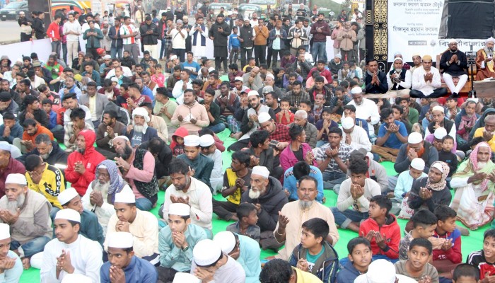 কুড়িগ্রামের ভূরুঙ্গামারীতে এক প্রধান শিক্ষকের বিরুদ্ধে বিদ্যালয়ের ৯টি গাছ কেটে বিক্রির অভিযোগ