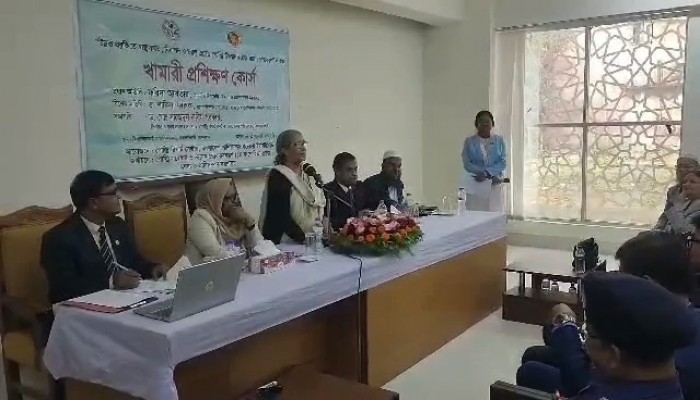 নাইক্ষ্যংছড়িতে উন্নত প্রযুক্তিতে স্বাস্থ্যসম্মত ও নিরাপদ পোল্ট্রি উৎপাদনে খামারি প্রশিক্ষণ কোর্স সমাপনী অনুষ্ঠানে উপদেষ্টা ফরিদা আখতার