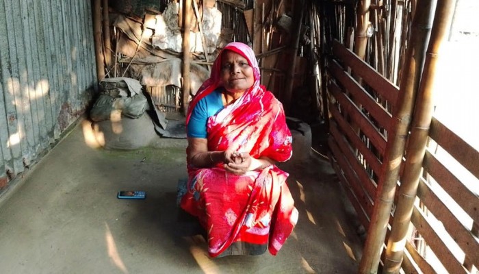 সরকার যদি এহনা জায়গা আর ঘর করি দেয়, তাহলে ভালো হইতো