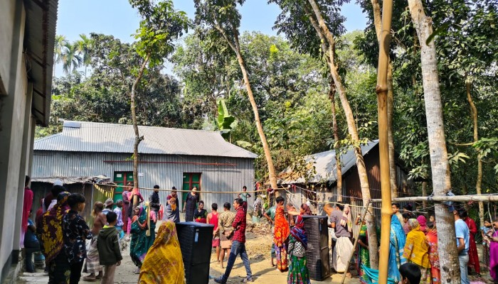 ‎বিয়ের অনুষ্ঠানে হিজরাদের চাঁদা দাবি; না দেওয়ায় উলঙ্গ হয়ে অশ্লীলতা ও হুমকি
