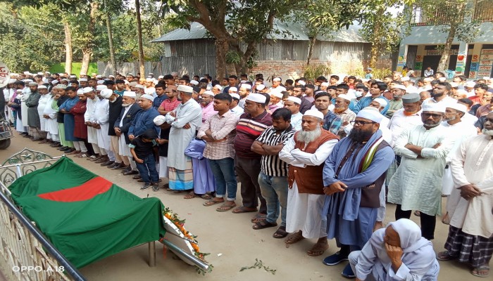 রাষ্ট্রীয় মর্যাদায় বীর মুক্তিযোদ্ধা হানিফ মিয়ার দাফন সম্পন্ন