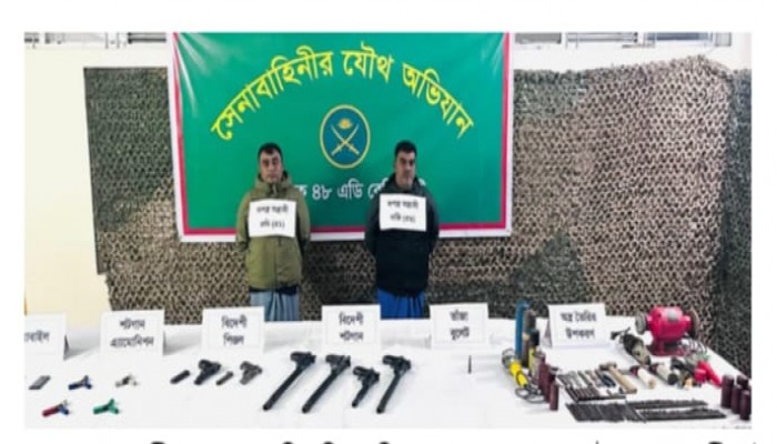 বোয়ালখালীতে অস্ত্রসহ দুইজন শীর্ষ সন্ত্রাসী গ্রেফতার