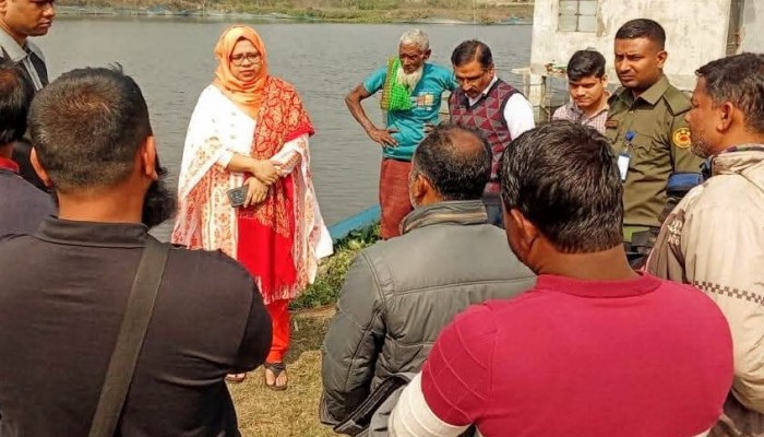 কেশবপুরে ঘেরে মাছের খাদ্য হিসেবে পোল্ট্রি বিষ্ঠা ব্যবহার: ৫০ হাজার টাকা জরিমানা