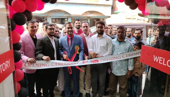 কালীগঞ্জে আধুনিক কেনাকাটার নতুন ঠিকানা- ‘স্বপ্ন’ আউটলেটের যাত্রা শুরু