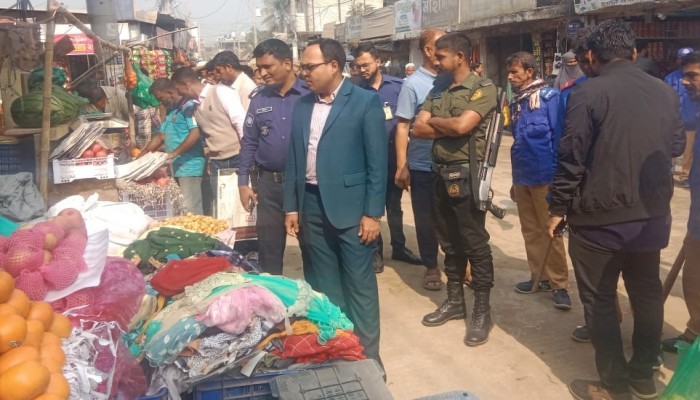 বুড়িচংয়ে বিভিন্ন প্রতিষ্ঠানে ভেজালবিরোধী অভিযান, জরিমানা আদায়