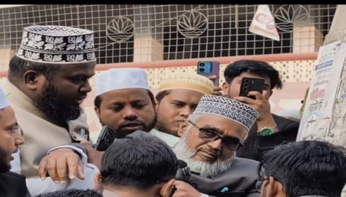 কুষ্টিয়ায় বক্তব্য দেওয়ার সময় মৃত্যূর কোলে ঢলে পড়লেন জেলা জামায়াতের আমির
