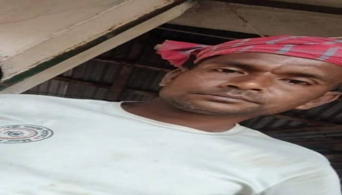 তানোরে আদিবাসী ব্যক্তির রহস্যজনক মৃত্যু" হত্যা না আত্মহত্যা নানা প্রশ্ন এলাকাবাসীর..?