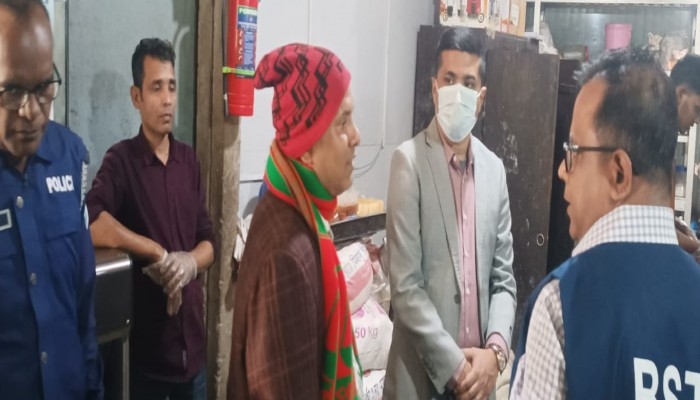 সিরাজদিখানে মোবাইল কোর্ট পরিচালনায় দুই বেকারী কে জরিমানা