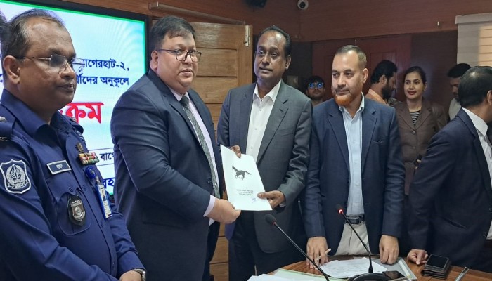 বাগেরহাটে ২৩ প্রার্থীর মাঝে প্রতিক বরাদ্দ, তিন আসনে নির্বাচন করা সেলিমের প্রতিক ঘোড়া