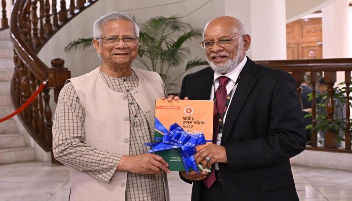 নবম জাতীয় বেতন কমিশনের প্রতিবেদন পেশ