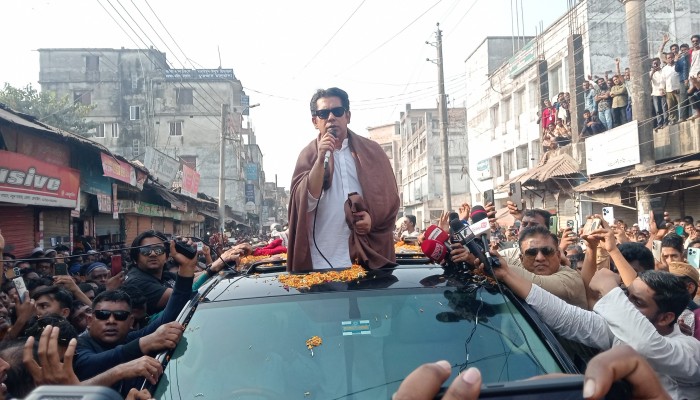 লাখো মানুষের গণজোয়ারের মধ্য দিয়ে ভোলায় নির্বাচনী প্রচারণা শুরু করলেন ব্যারিস্টার পার্থ
