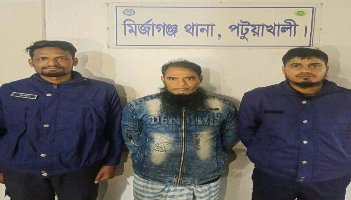 মির্জাগঞ্জে দুলাল হত্যা মামলার পলাতক প্রধান আসামি গ্রেফতার