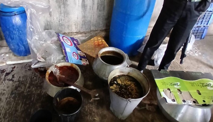 পুঠিয়ায় গুড় কারখানার ৫০ হাজার টাকা জরিমানা