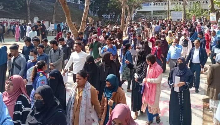 ​কুবি 'বি' ইউনিটের ভর্তি পরীক্ষা অনুষ্ঠিত, উপস্থিতির হার ৭৮.১৩ শতাংশ