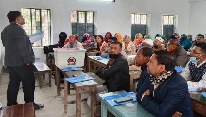 ​আসন্ন জাতীয় সংসদ নির্বাচন সামনে রেখে সরিষাবাড়ীতে প্রিজাইডিং ও পোলিং অফিসারদের প্রশিক্ষণ