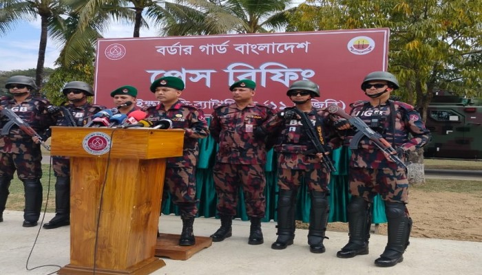 নাইক্ষ‍্যংছড়িতে আসন্ন জাতীয় সংসদ নির্বাচনকে সামনে রেখে ১১বিজিবি'র উদ‍্যোগে প্রেস ব্রিফিং