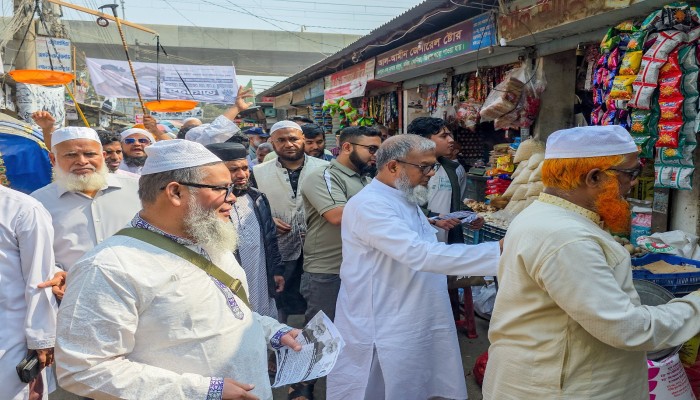 ঢাকা-১৬ আসেনের ১১ দলের মনোনীত প্রার্থী আব্দুল বাতেনের গণসংযোগ