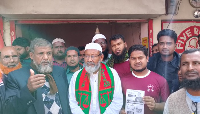ভোটের মাঠে ‘গরীবের ডাক্তার’: ডা. জাহাঙ্গীরের নজর এখন রাজশাহীর বড় সংস্কারে
