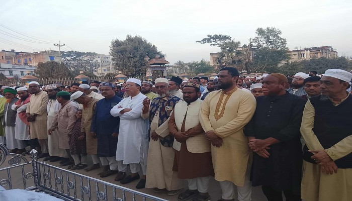 সাংবাদিক ময়নাল হোসেনের পিতা হাজী শহিদুল ইসলামের দাফন সম্পন্ন