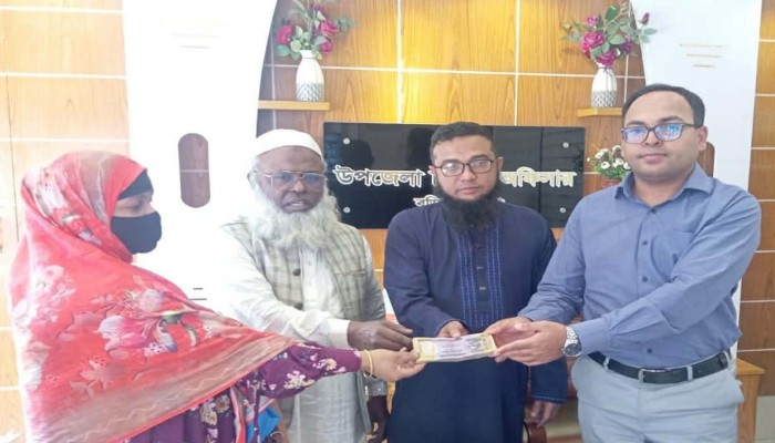 ​বুড়িচংয়ে পল্লী মাতৃকেন্দ্রের সুদমুক্ত ক্ষুদ্র ঋণ বিতরণ