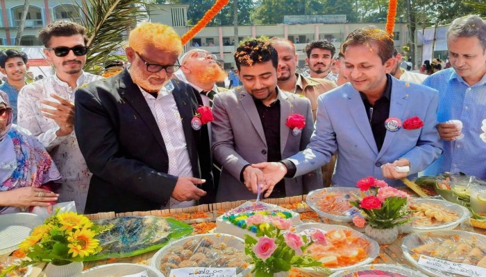 ​সিরাজুল ইসলাম ডিগ্রি কলেজে বসন্তবরণ ও পিঠা উৎসব
