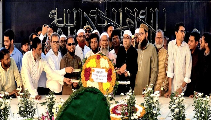 ​জিয়াউর রহমান ও বেগম খালেদা জিয়ার সমাধিসৌধে শেখ আব্দুল্লাহ"র  পুষ্পস্তবক অর্পণ ও জিয়ারত