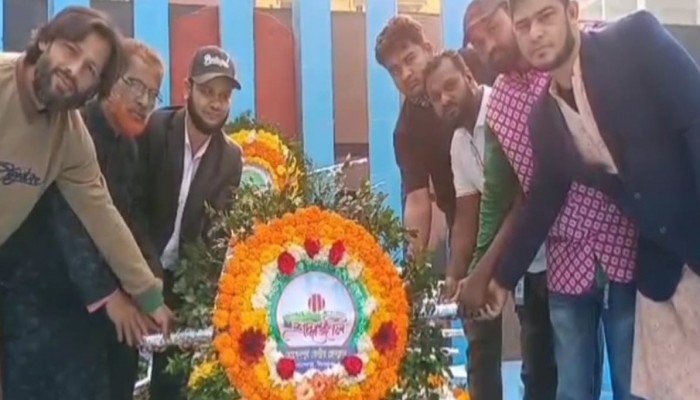 যথাযোগ্য মর্যাদায়‎ ভাষা শহীদদের প্রতি হোসেনপুর কেন্দ্রীয় প্রেসক্লাবের গভীর শ্রদ্ধা