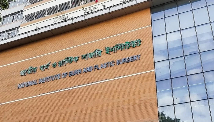 হাজারীবাগে গ্যাস লিকেজ থেকে আগুন  দগ্ধ ৪