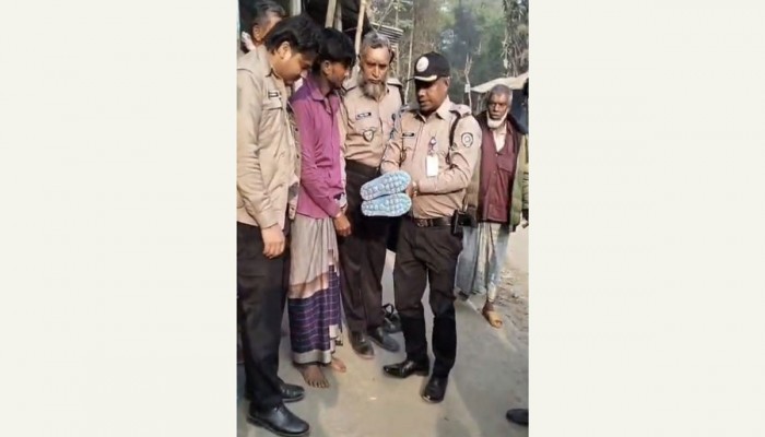 প্লাস্টিকের জুতায় ২৯৭০ পিস ইয়াবা