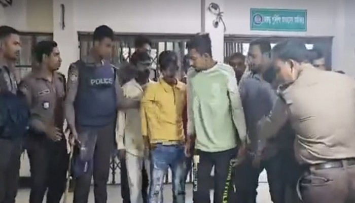 রাজধানীতে পুলিশের সাঁড়াশি অভিযান, শতাধিক আটক