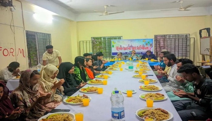 ​‎কুবিতে বিএনসিসির ইফতার ও দোয়া মাহফিল অনুষ্ঠিত