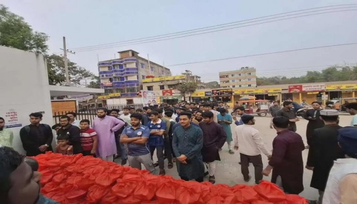 ​কুবিতে ছাত্রশিবিরের উদ্যোগে ইফতার বিতরণ কর্মসূচি