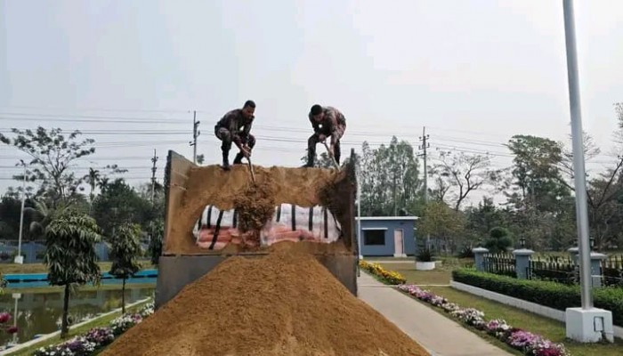 ​‎মাধবপুরে বালুর নিচে চোরাই জিরা, ট্রাকভর্তি ৪০ লাখ টাকার মালামাল জব্দ