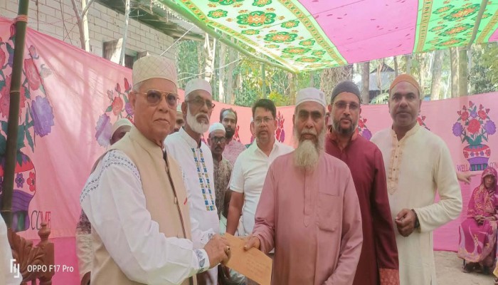 ​মির্জাগঞ্জে আগুনে পুড়ে যাওয়া তিন পরিবারকে আর্থিক সহায়তা দিলেন আলহাজ্ব আলতাফ হোসেন চৌধুরী।