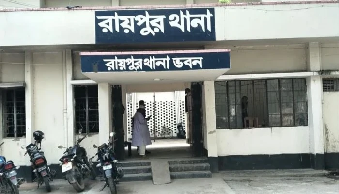 পুলিশের সঙ্গে স্থানীয় বাসিন্দাদের সংঘর্ষের ঘটনায় ৫৬ জনের বিরুদ্ধে মামলা, গ্রেপ্তার ১