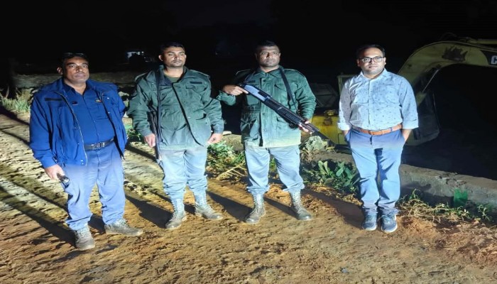 বুড়িচংয়ে মাটি কাটার বিরুদ্ধে রাতভর ইউএনও’র অভিযান; জরিমানা আদায়