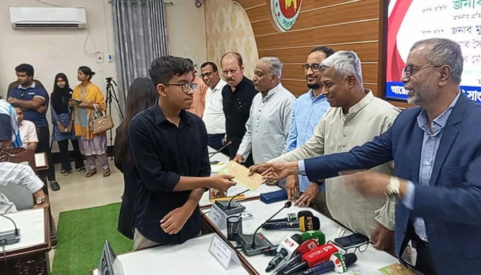 বাংলা-ইংরেজির পাশাপাশি শিশুদের তৃতীয় ভাষা শেখানো হবে