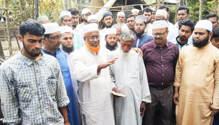 ​বাবুগঞ্জে অগ্নিকাণ্ড ক্ষতিগ্রস্ত পরিবারে বরিশাল মহানগর জামায়াতের আর্থিক সহায়তা
