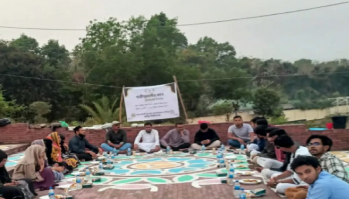 ​কুবিতে জাগ্রত চৌরঙ্গী স্টুডেন্টস অ্যাসোসিয়েশনের ইফতার ও দোয়া মাহফিল অনুষ্ঠিত