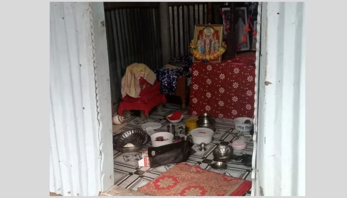 দাগনভূঞায় মন্দিরে স্বর্ণালঙ্কার ও টাকা চুরির অভিযোগ