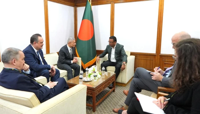 পররাষ্ট্র উপদেষ্টা সঙ্গে যুক্তরাষ্ট্রের অ্যাসিস্ট্যান্ট সেক্রেটারির সৌজন্য সাক্ষাৎ