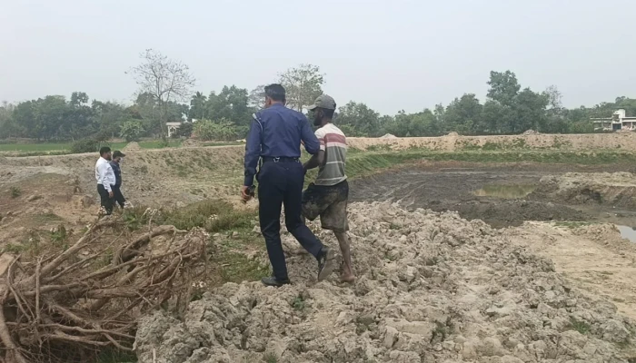 আখাউড়ায় অবৈধভাবে মাটি কাটায় ২ জনের কারাদণ্ড