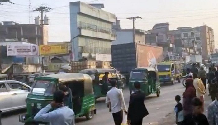 ​গোয়ালাবাজার বাজার নয়, যেনো অটোরিকশা স্ট্যান্ড,