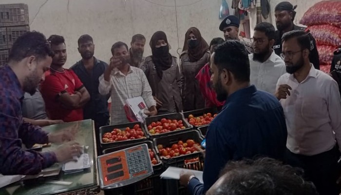 ​র ̈াব-৯ এর অভিযানে সিলেটের সোবহানীঘাটে ১২টি প্রতিষ্ঠানকে μয়ক...ত পণে ̈র মূল রশিদ না  রাখার দায়ে ৫৪ হাজার টাকা জরিমানা