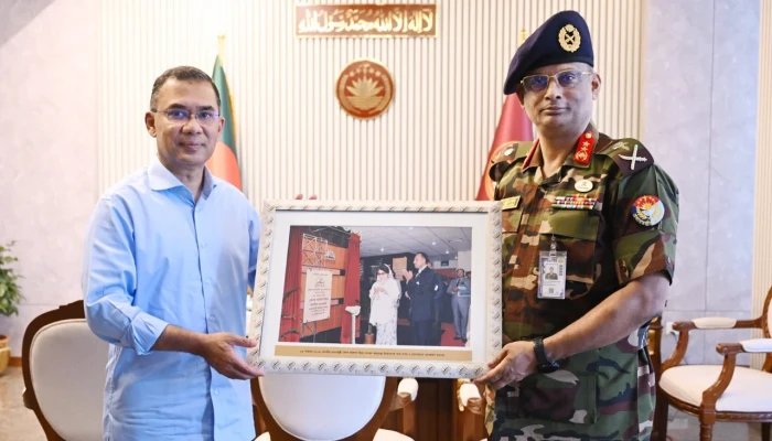প্রধানমন্ত্রীর সাথে বেপজার নির্বাহী চেয়ারম্যানের সাক্ষাৎ